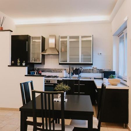 Pau Suite Home Fiumicino Exterior photo